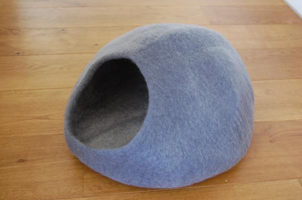 Felted wool cat cave cocoon Himalaya - Grey - hand made in Nepal