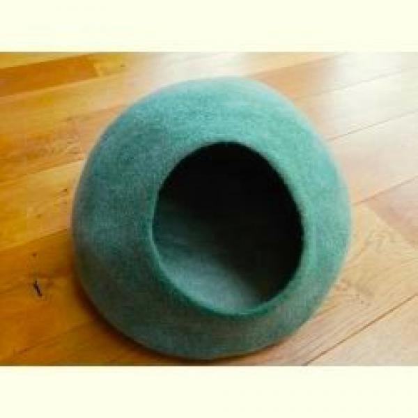 Felted wool cat cave cocoon Himalaya - Forest Green - hand made in Nepal